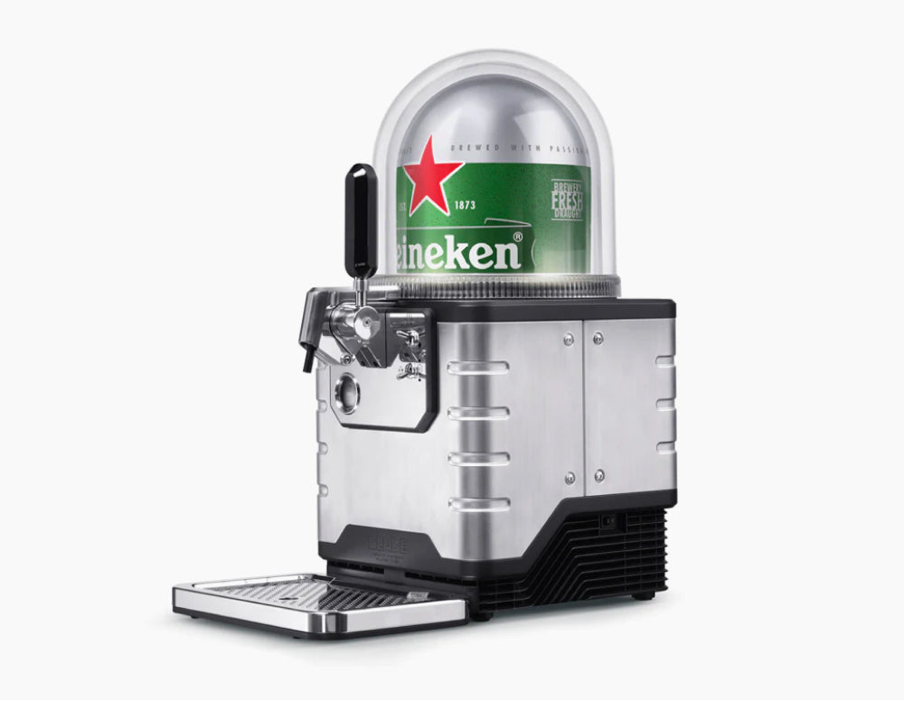 Edelstahl Heineken Keg Bierzapfanlage mit Zapfhahn und Tropfschale unter transparentem Kuppeldeckel